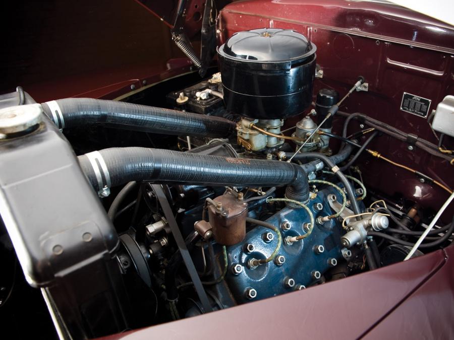  Ford V8 Super Deluxe Station Wagon 1942 года  (фото 13 из 27)